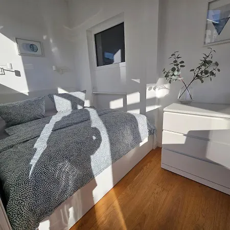 Stayinn Zentrum Sued Mit Kueche, Waschmaschine, Bad, Wifi, Flat Tv Usw Leipzig